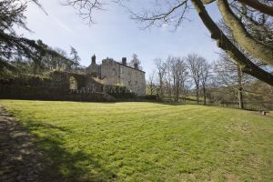 _gorgeous Lawn House ext 23a.jpg